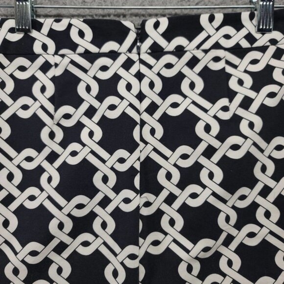 Dresses & Skirts - Banana Republic skirt women's 0 petite black and white knee length pencil skirt‎